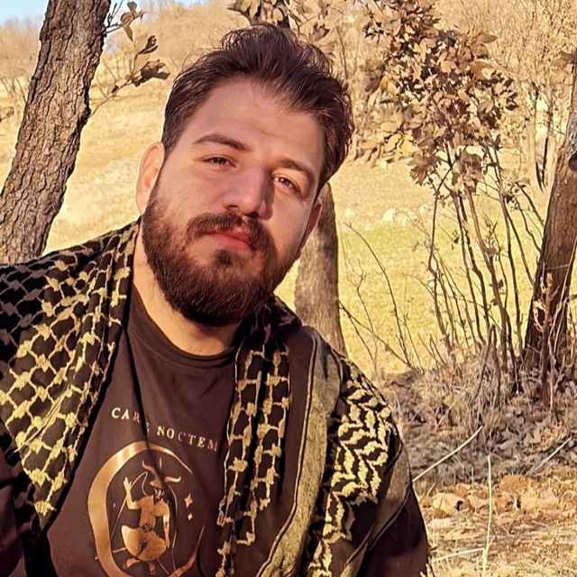 مهدی اسفندیاری